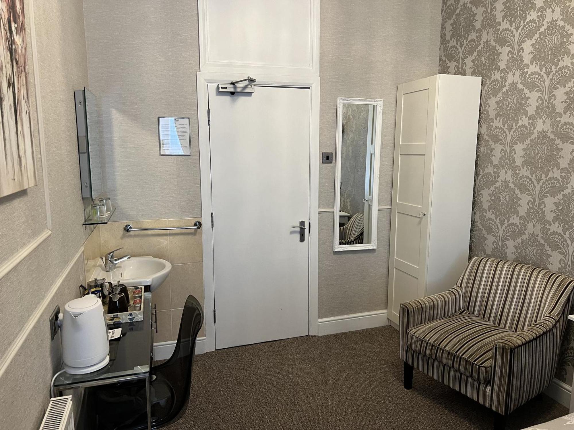 Tanes Hotel Cardiff Ruang foto