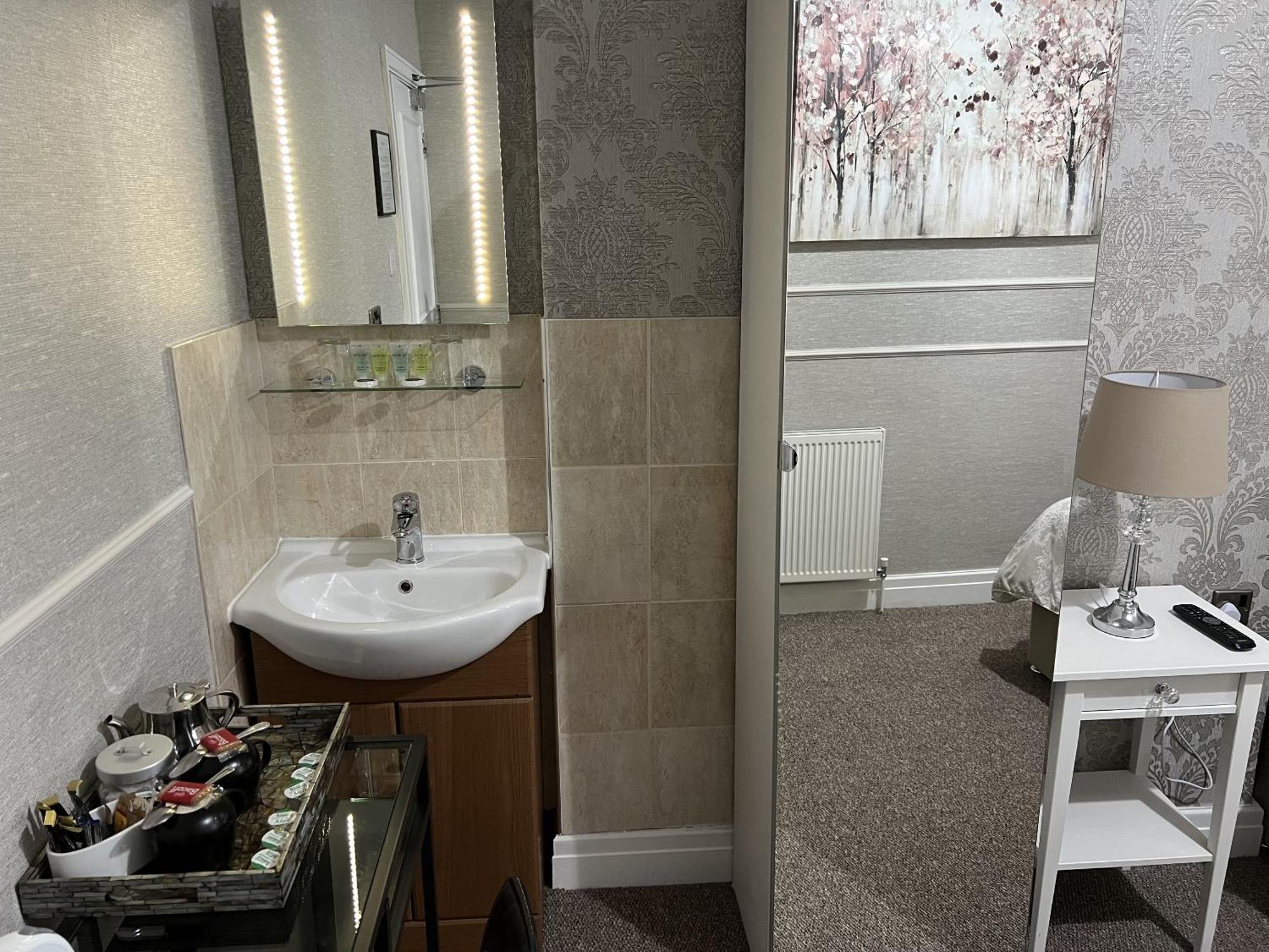 Tanes Hotel Cardiff Ruang foto